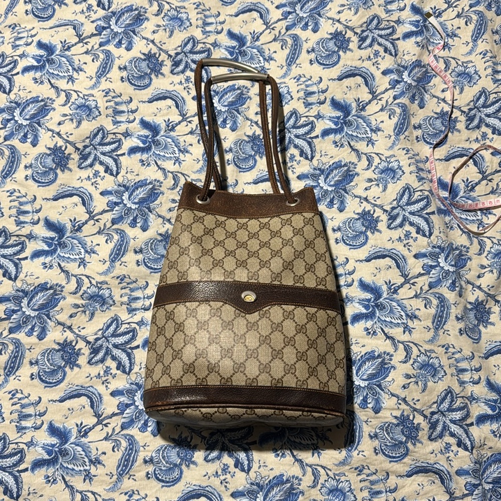 Gorgeous vintage Gucci bucket bag with silver hardware
